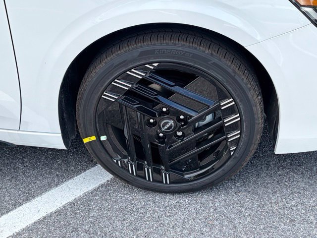 New 2027 Nissan Sentra SR w/ SR Premium Package FWD image 10