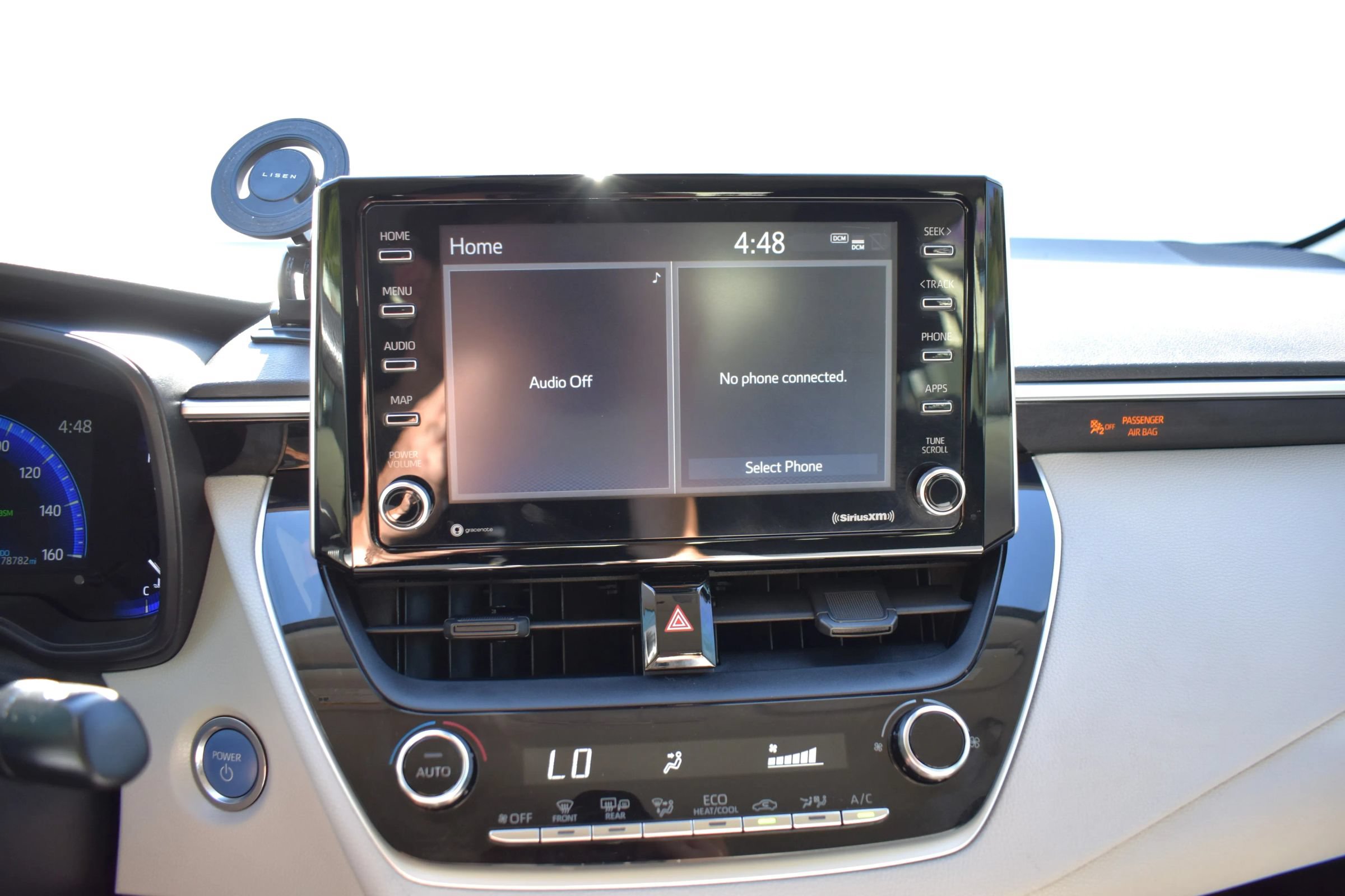 Used 2021 Toyota Corolla LE FWD image 18