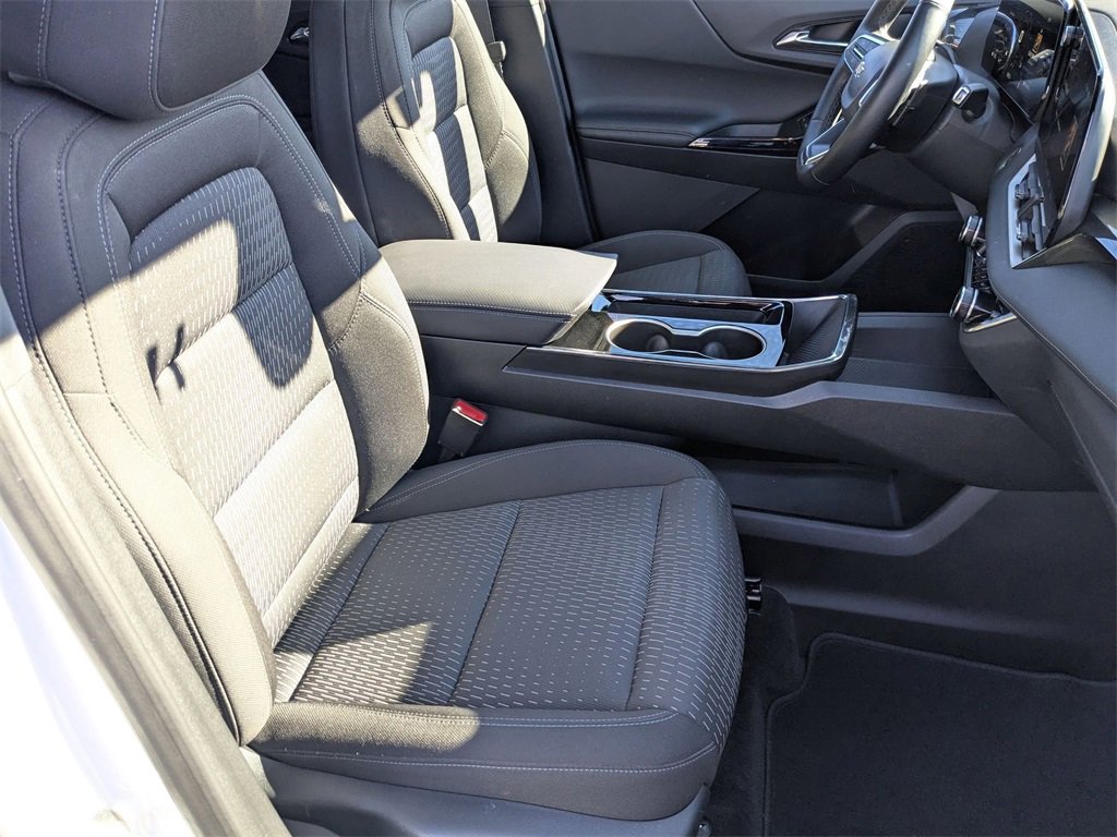 Used 2025 Chevrolet Equinox LT image 41