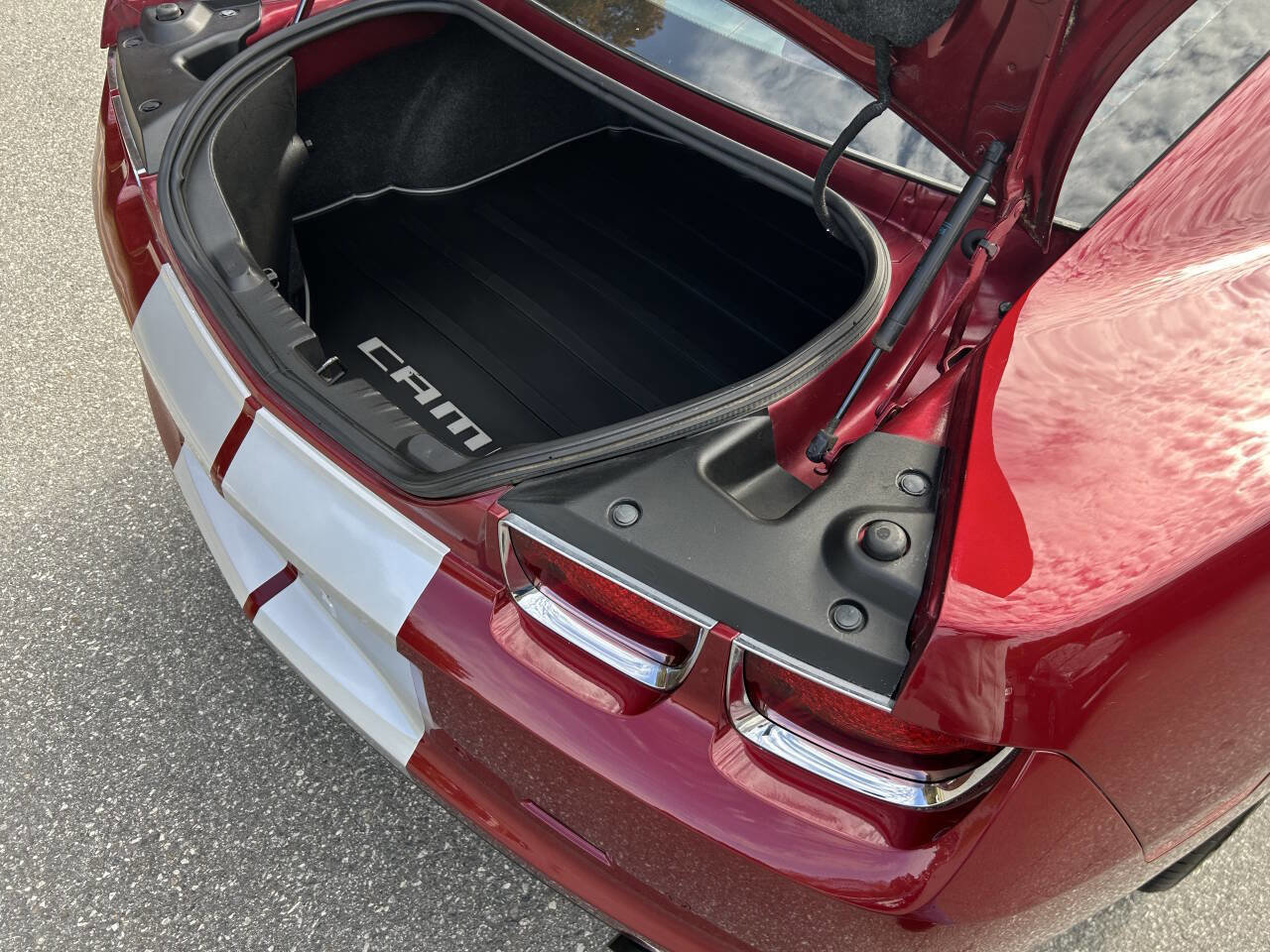 Used 2011 Chevrolet Camaro SS w/ RS Package image 21