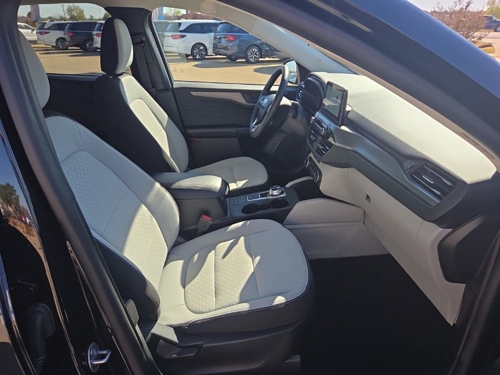 Used 2024 Ford Escape Active image 17