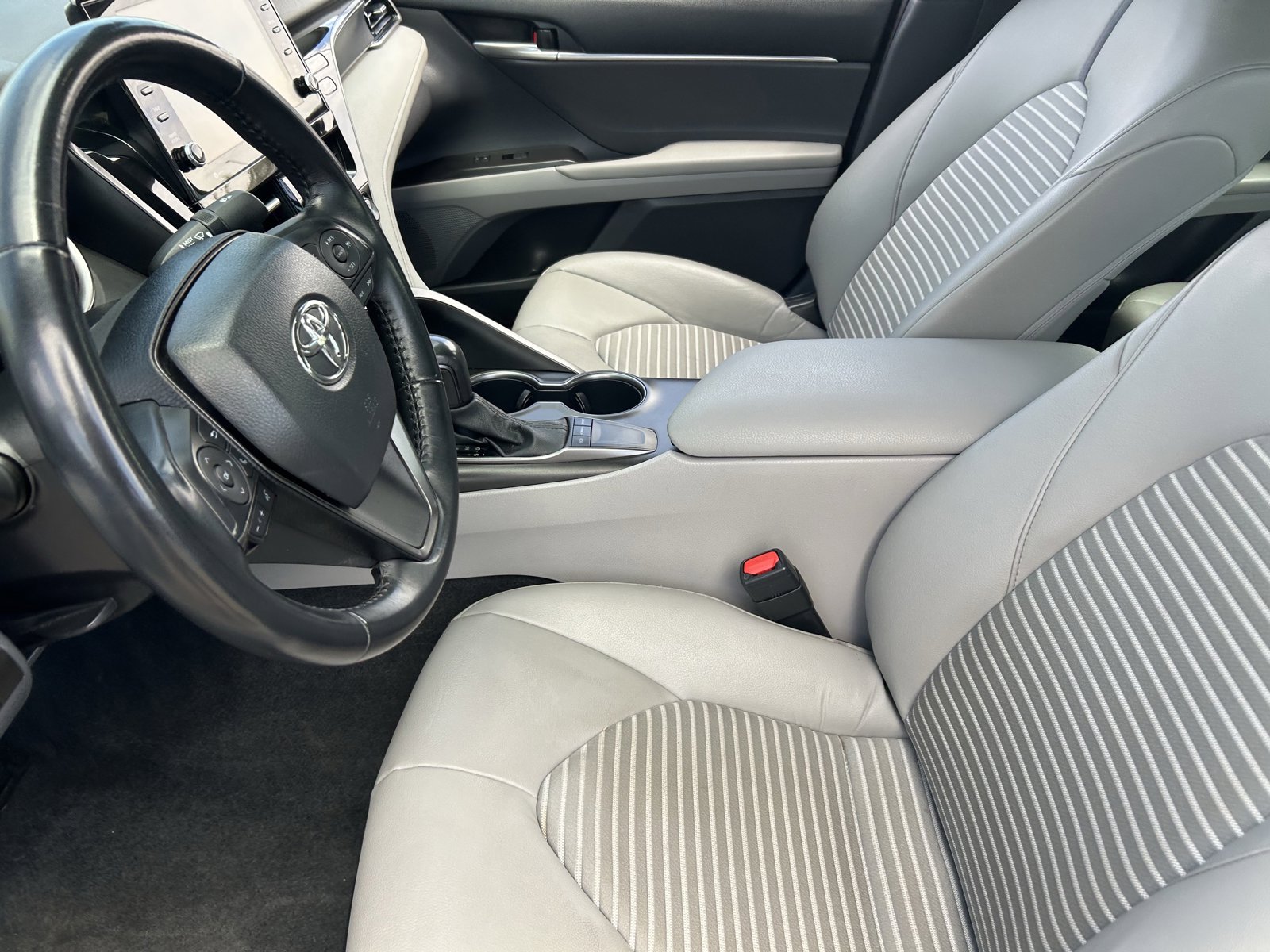 Used 2024 Toyota Camry SE w/ Audio Upgrade Package image 27