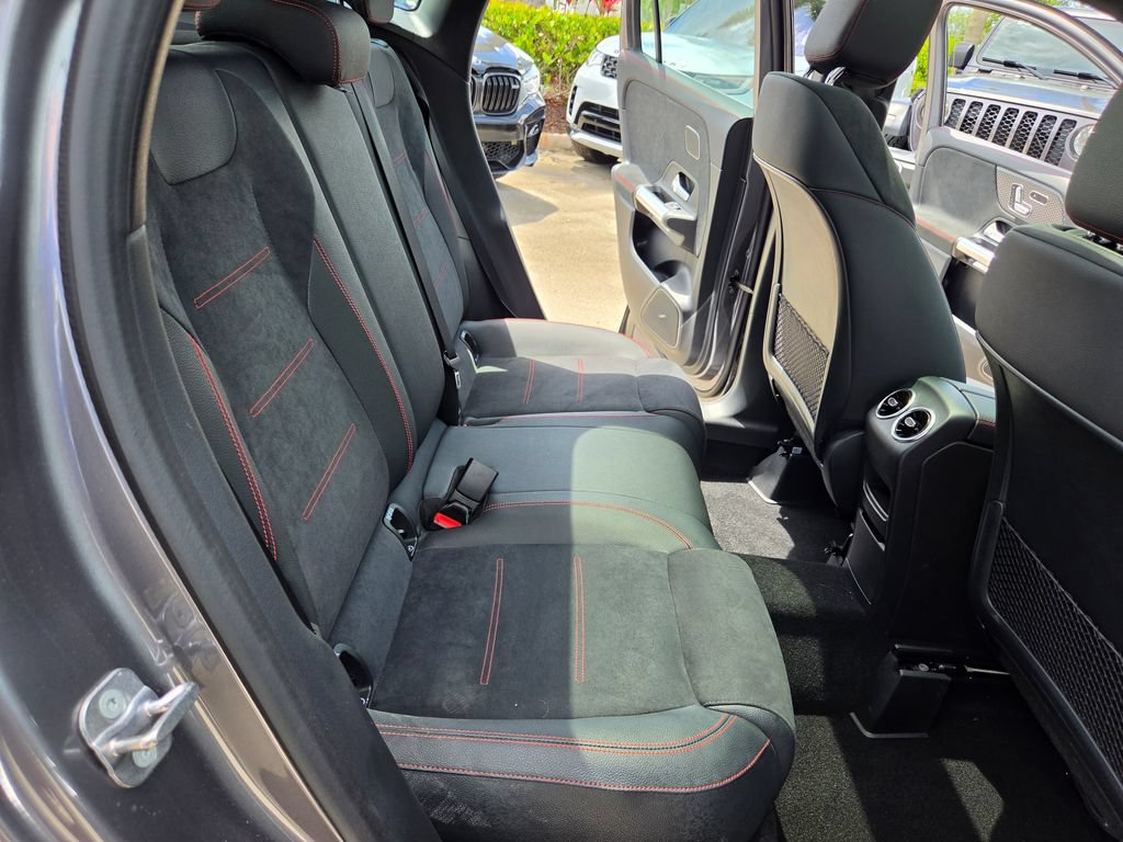 Used 2025 Mercedes-Benz GLA 35 AMG 4MATIC w/ Exclusive Trim Package image 23
