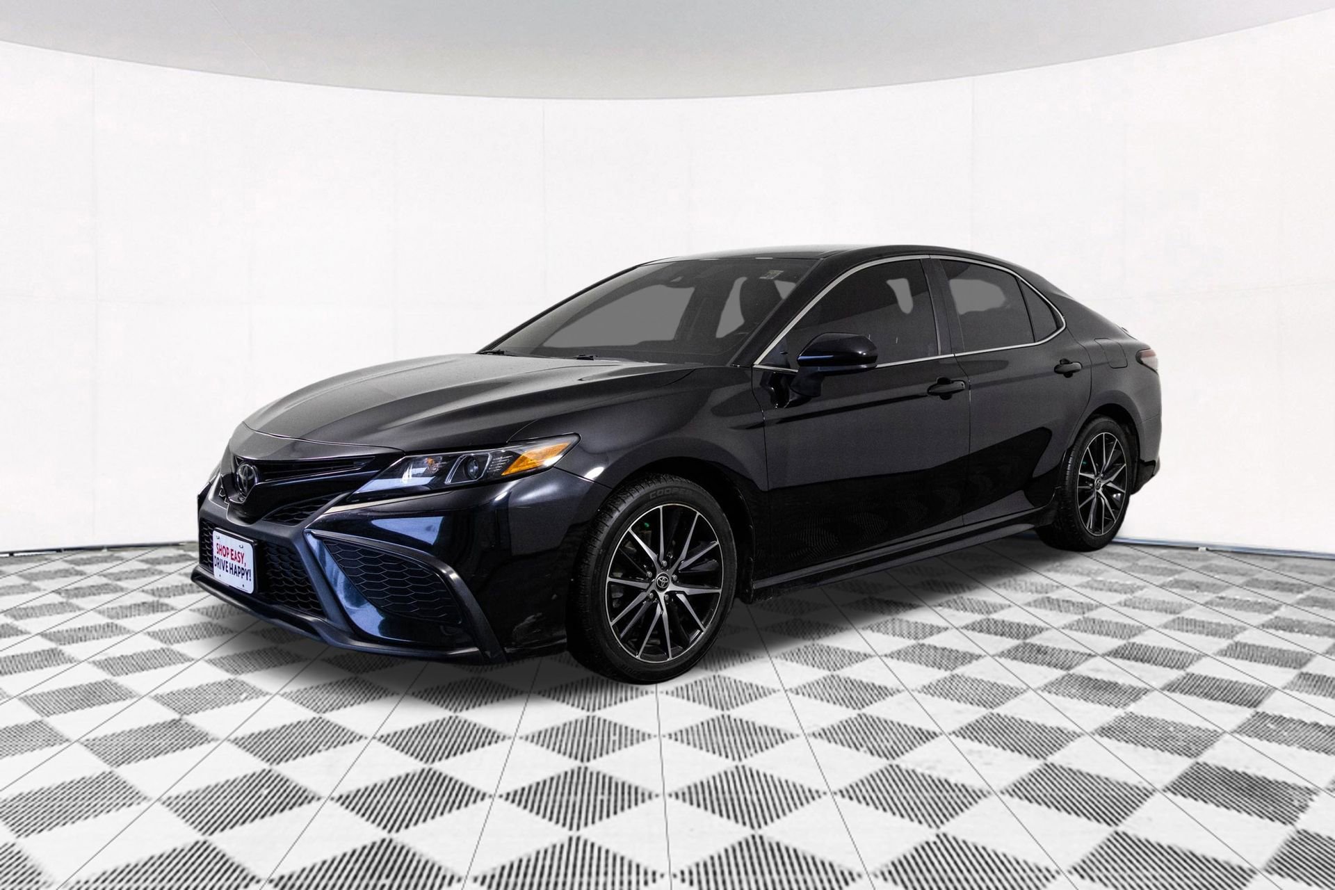 Used 2021 Toyota Camry SE image 10