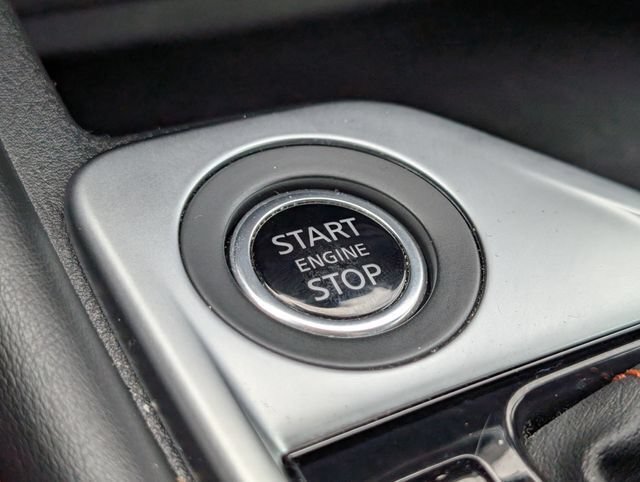 Used 2023 Nissan Sentra SR w/ SR Premium Package FWD image 32