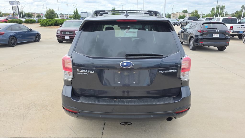 Used 2018 Subaru Forester 2.5i Touring AWD/4WD image 4