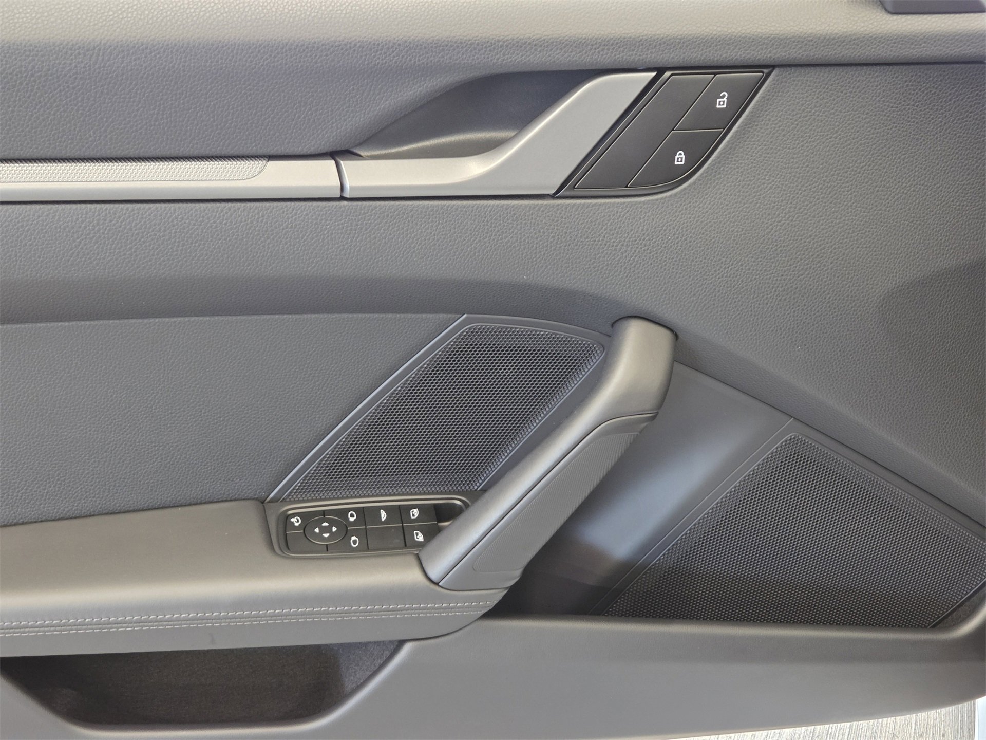 Certified 2024 Porsche 911 Carrera image 11