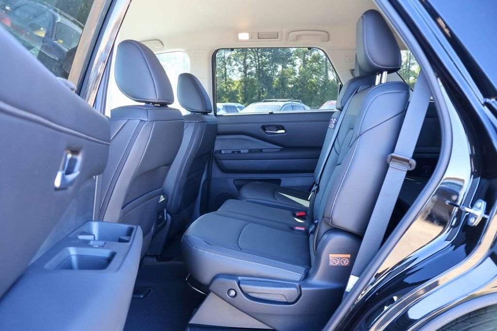 New 2025 Nissan Pathfinder SL w/ Lighting Package (N92) image 8