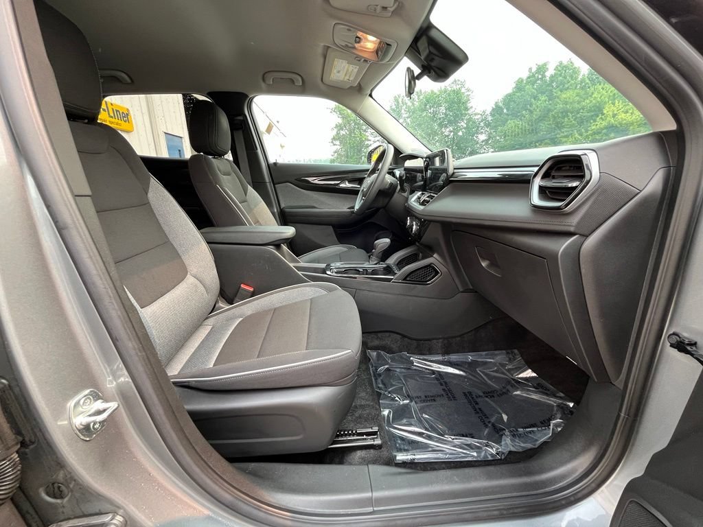 Certified 2024 Chevrolet TrailBlazer LT AWD/4WD image 21