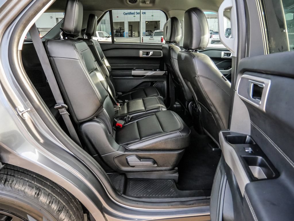 Used 2024 Ford Explorer XLT w/ Equipment Group 202A RWD image 74