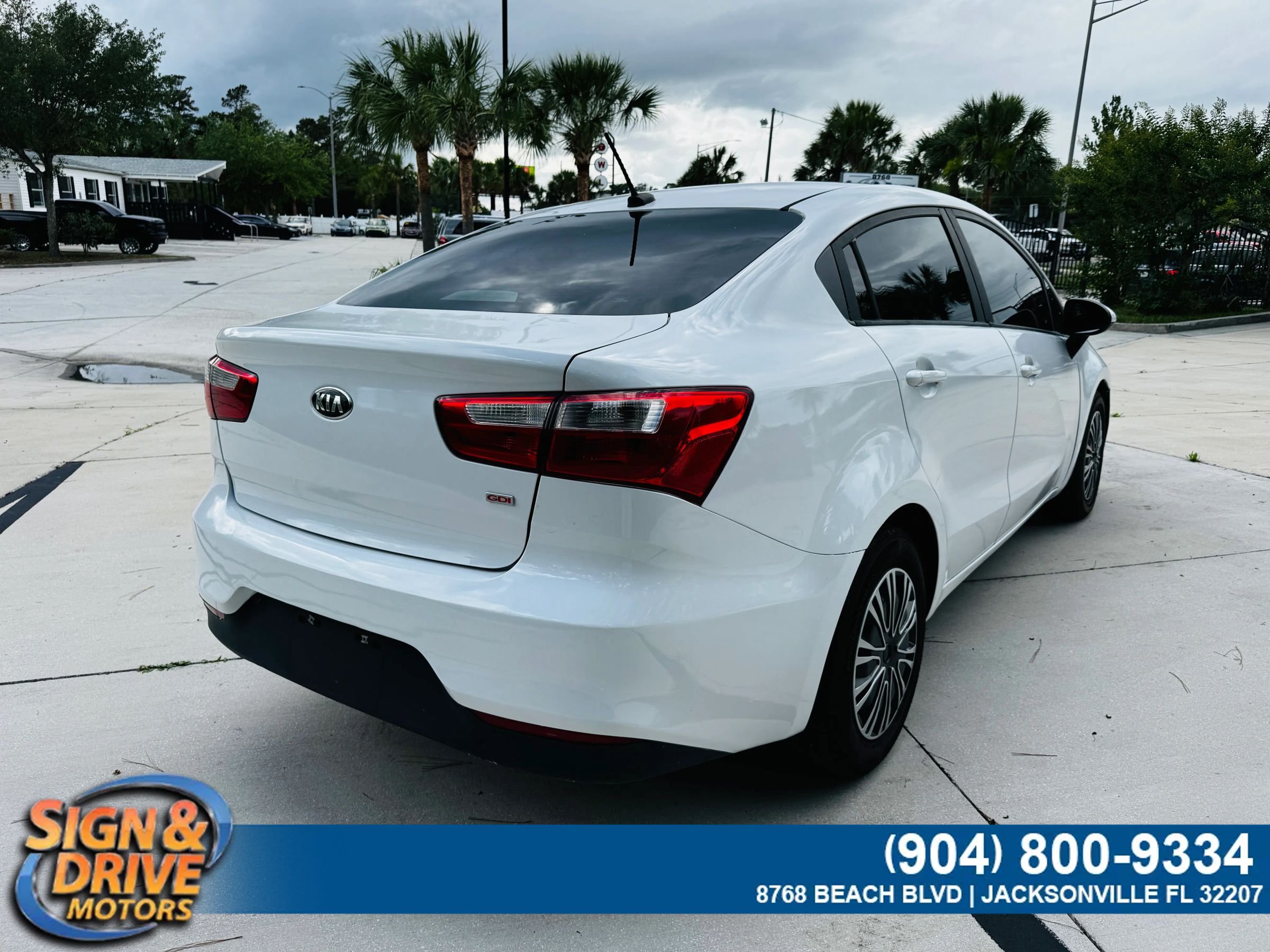 Used 2017 Kia Rio LX w/ Power Package FWD image 3