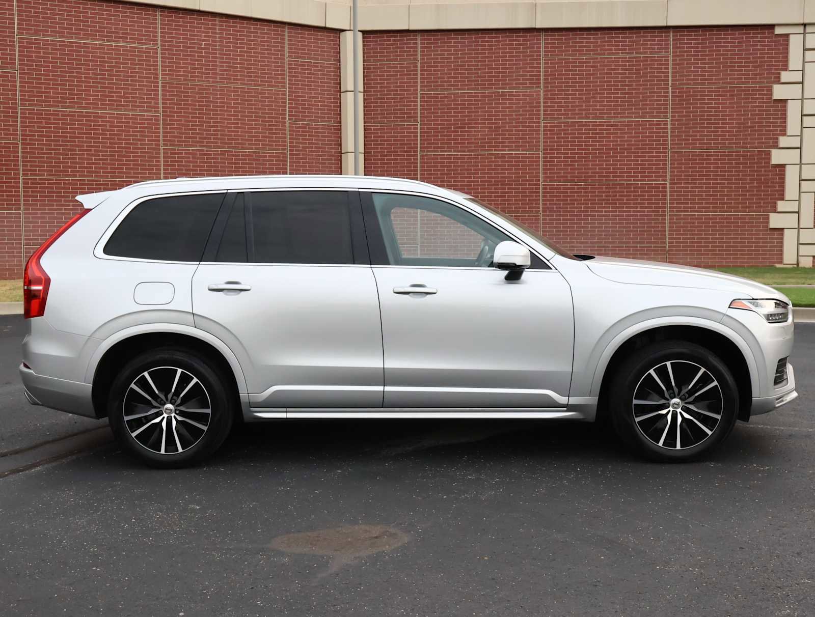 Used 2020 Volvo XC90 T6 Momentum image 37
