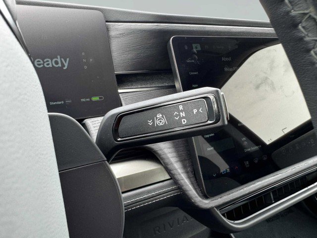 Used 2024 Rivian R1S Adventure image 28