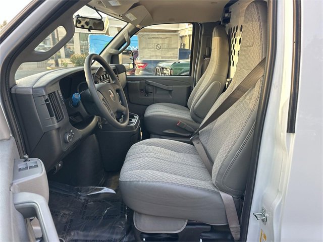 New 2025 GMC Savana 2500 w/ Driver Convenience Package image 18