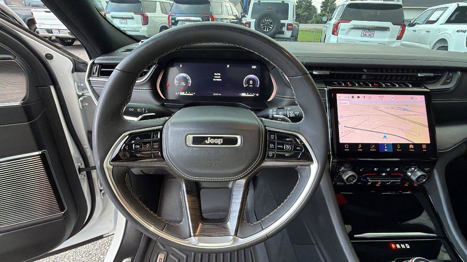 Used 2023 Jeep Grand Cherokee Overland RWD image 28