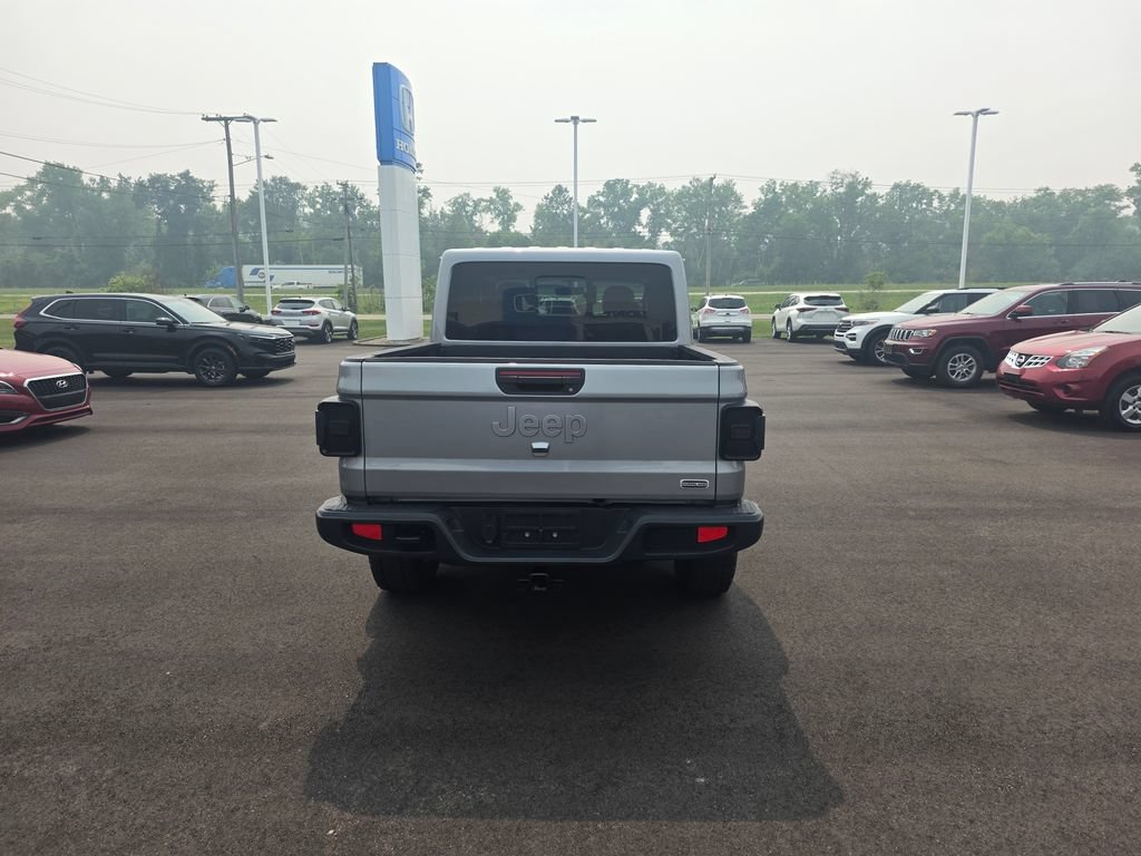 Used 2020 Jeep Gladiator Overland AWD/4WD image 4