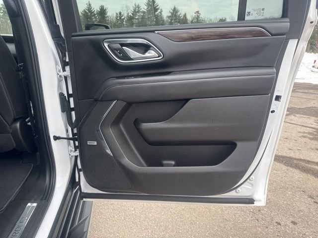 Used 2022 Chevrolet Suburban LT w/ LT Signature Plus Package image 31