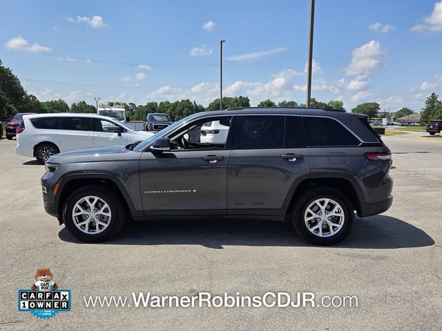 Used 2022 Jeep Grand Cherokee Limited w/ Luxury Tech Group II RWD image 4