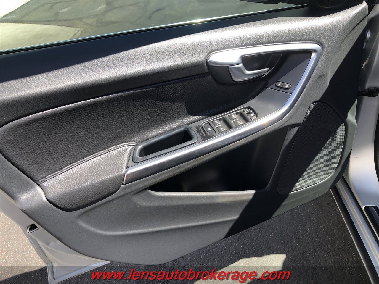 Used 2012 Volvo S60 T5 FWD image 8