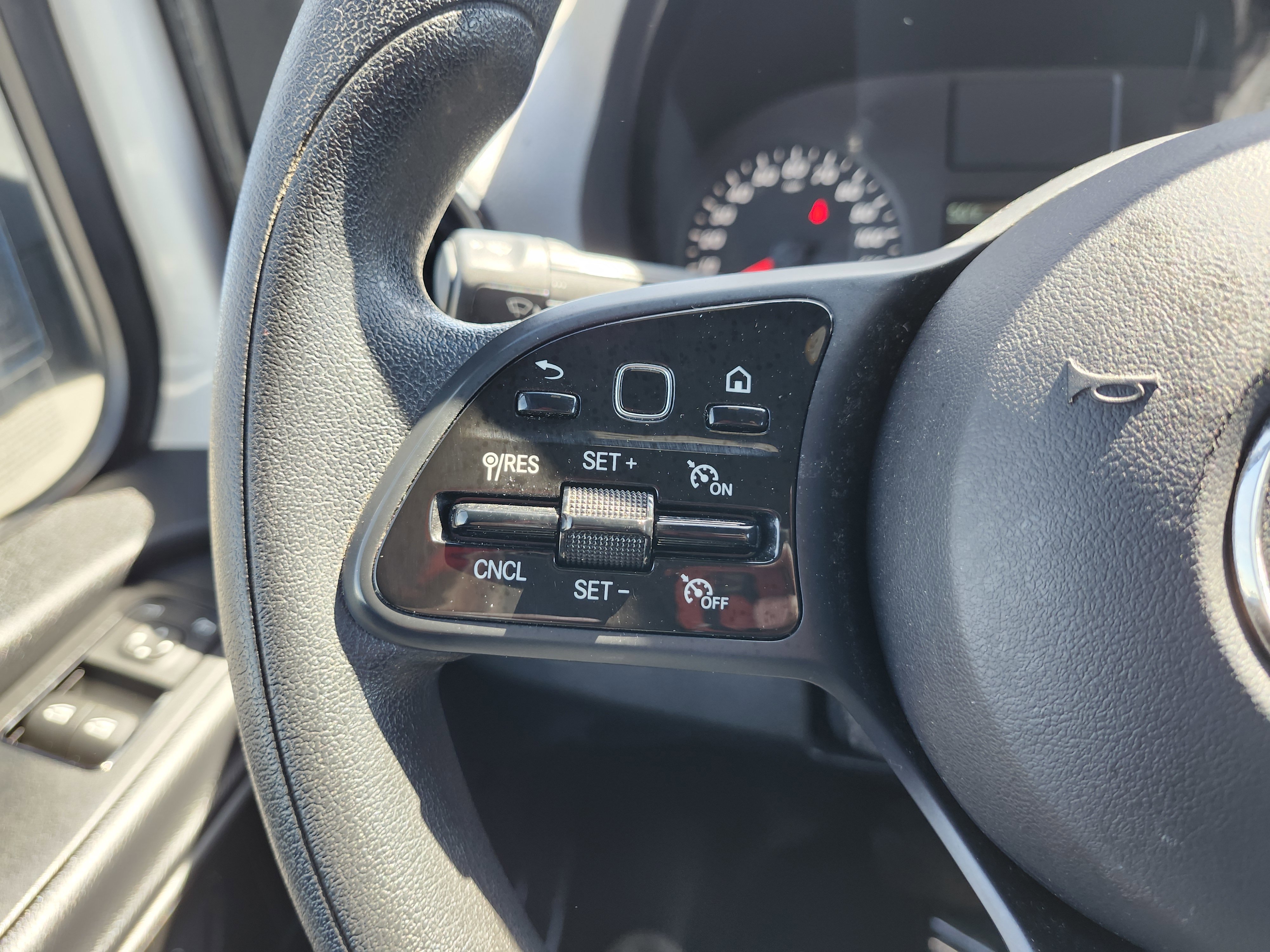 Used 2023 Mercedes-Benz Sprinter 2500 image 33