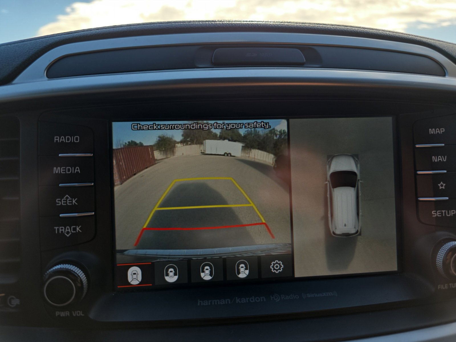 Used 2019 Kia Sorento SX w/ SX Touring Package image 13