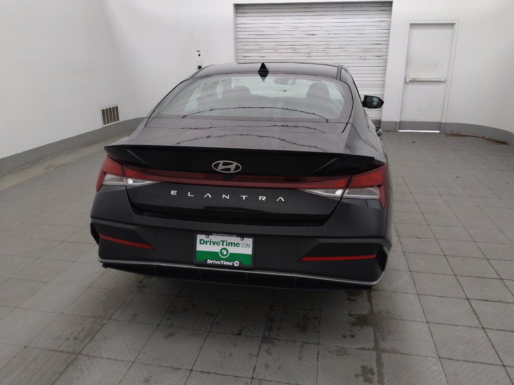 Used 2025 Hyundai Elantra Sport FWD image 7