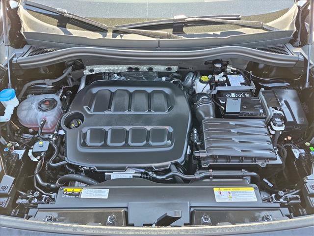 Used 2026 Volkswagen Tiguan SE AWD/4WD image 23