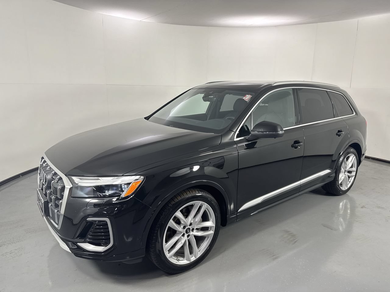 Used 2025 Audi Q7 3.0T Premium Plus w/ Premium Plus Package AWD/4WD image 32