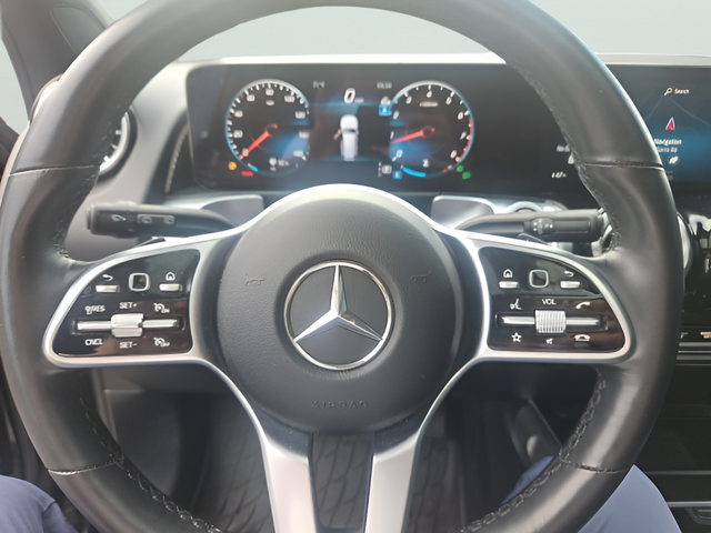 Used 2023 Mercedes-Benz GLB 250 4MATIC image 14
