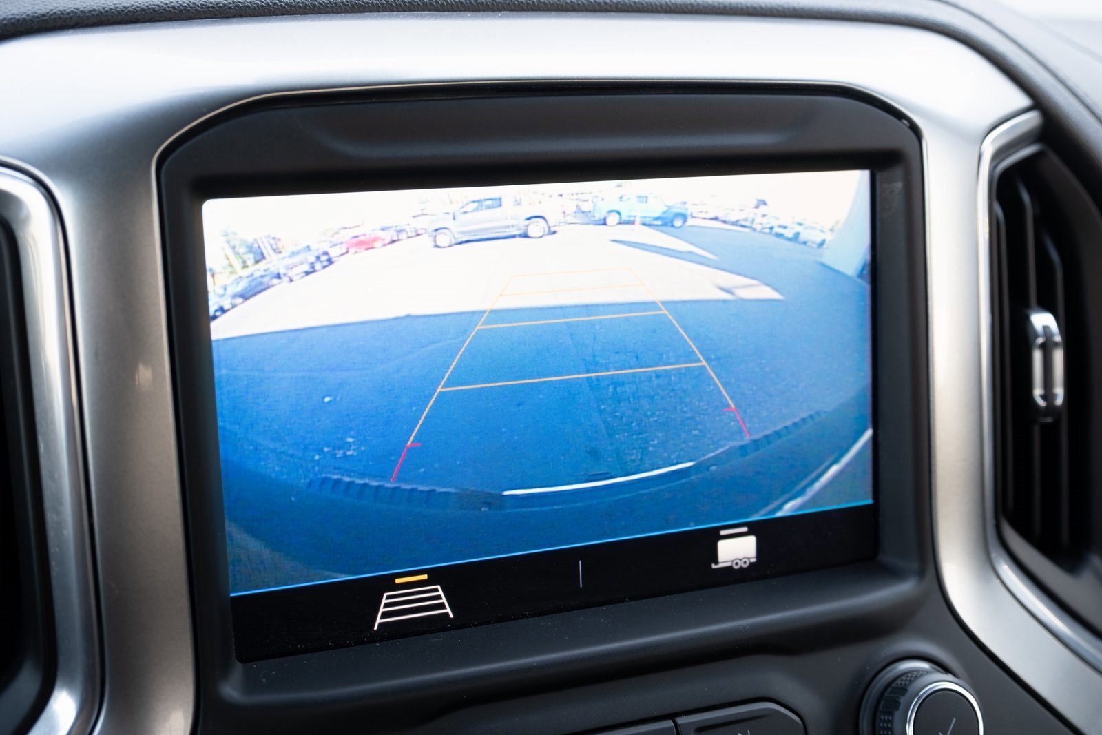 Used 2020 Chevrolet Silverado 3500 LT w/ Convenience Package image 3