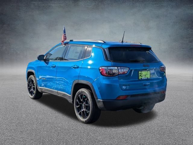 New 2026 Jeep Compass Latitude w/ Sun and Sound Group AWD/4WD image 7