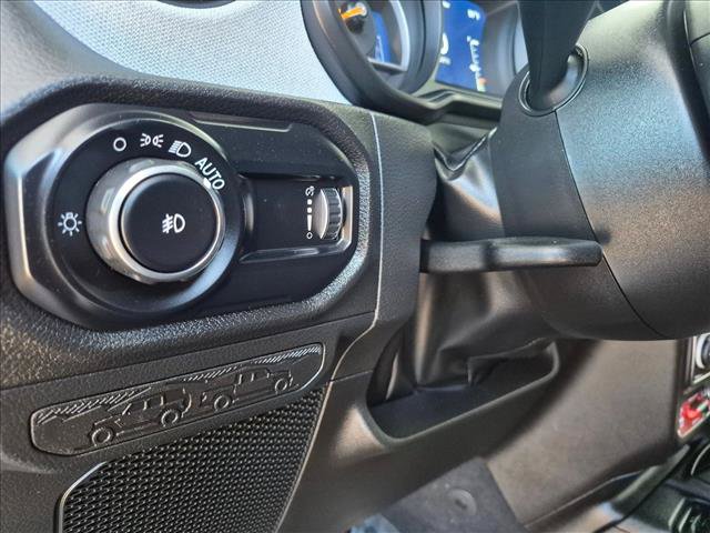 Used 2025 Jeep Wrangler Sport AWD/4WD image 17