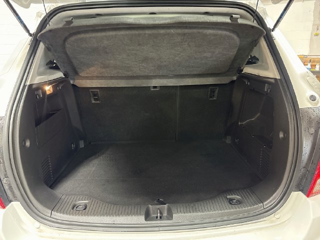 Used 2019 Chevrolet Trax LT w/ LT Convenience Package AWD/4WD image 21