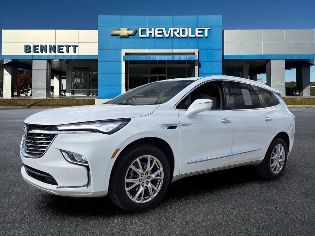 Used 2024 Buick Enclave Essence w/ Experience Buick Package AWD/4WD image 2