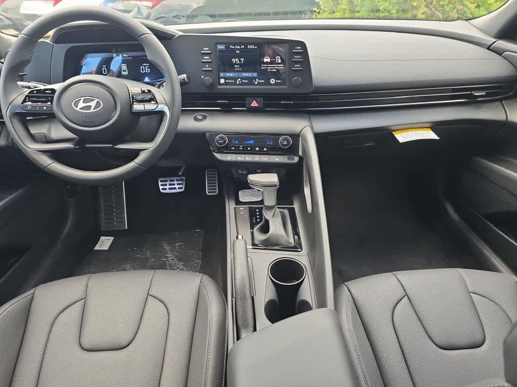 New 2026 Hyundai Elantra SEL Sport FWD image 19