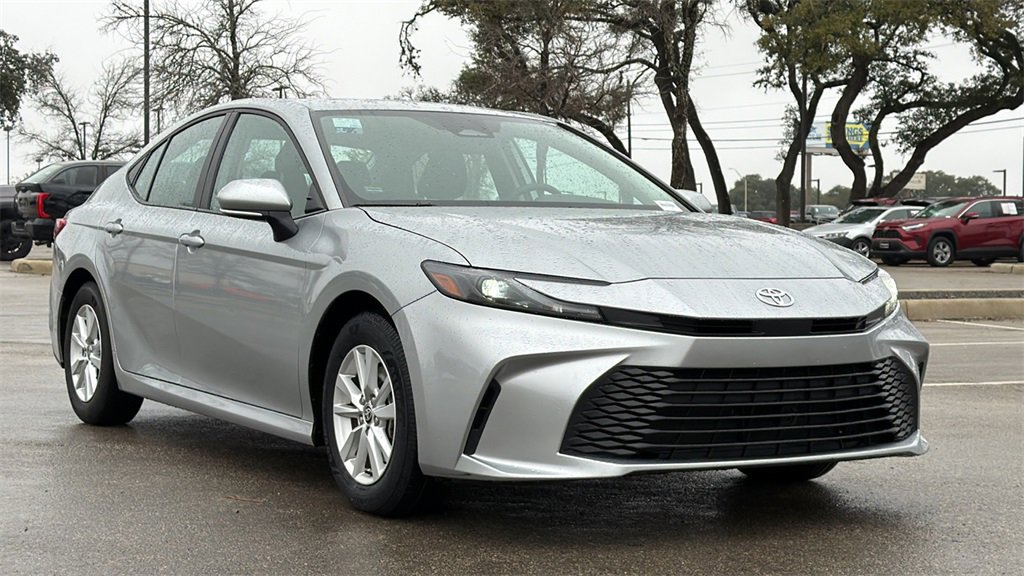 Certified 2025 Toyota Camry LE image 9