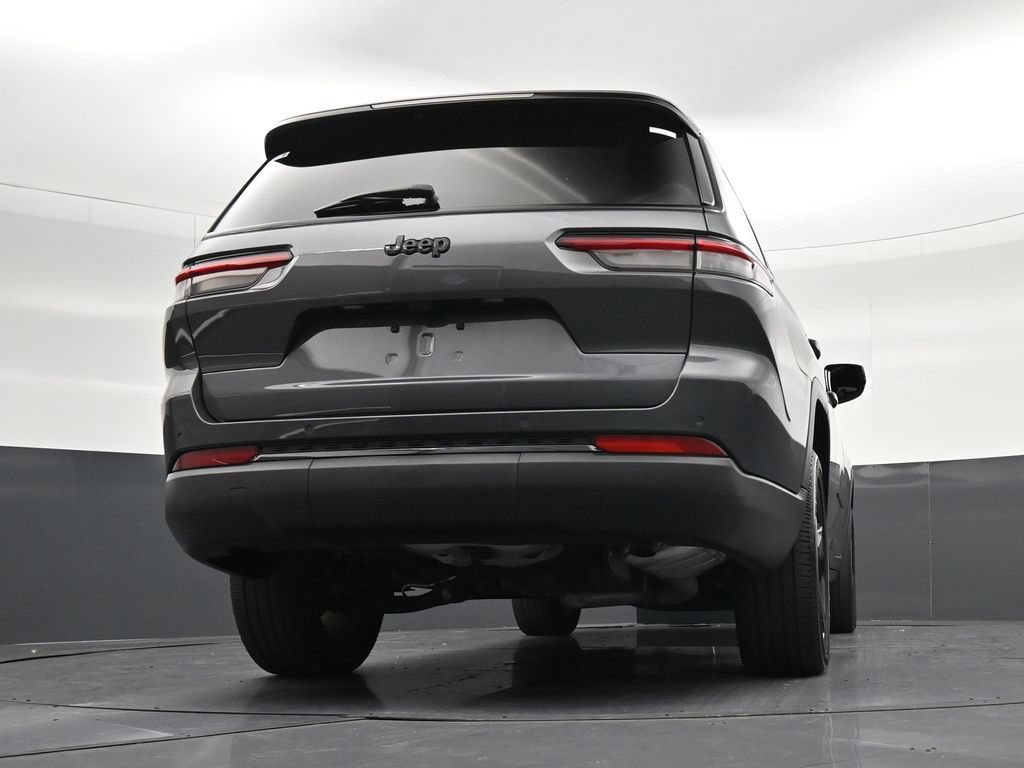 Used 2023 Jeep Grand Cherokee L Laredo RWD image 22