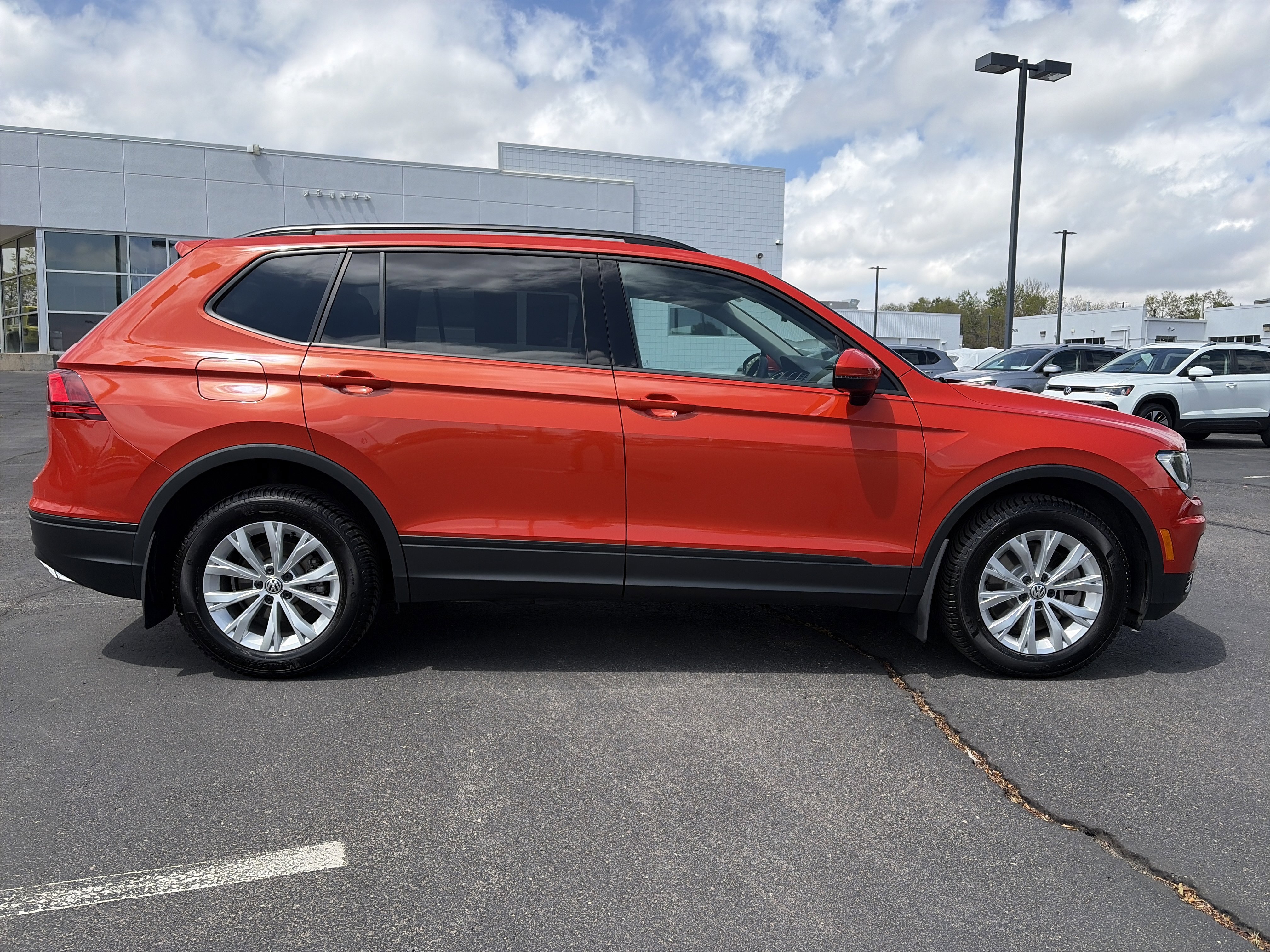 Used 2018 Volkswagen Tiguan S AWD/4WD image 4
