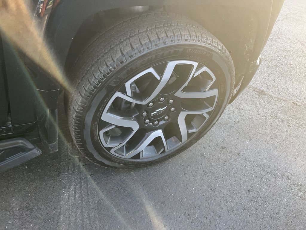 Used 2025 Chevrolet Silverado EV RST image 30