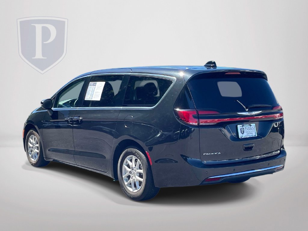 Certified 2023 Chrysler Pacifica Touring-L FWD image 6
