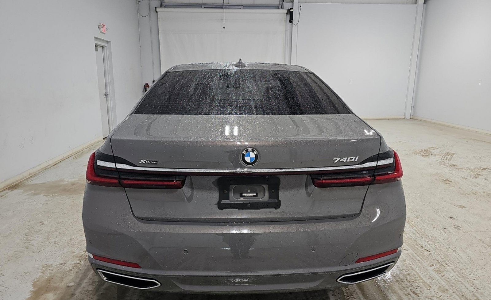 Used 2022 BMW 740i xDrive w/ Premium Package AWD/4WD image 2