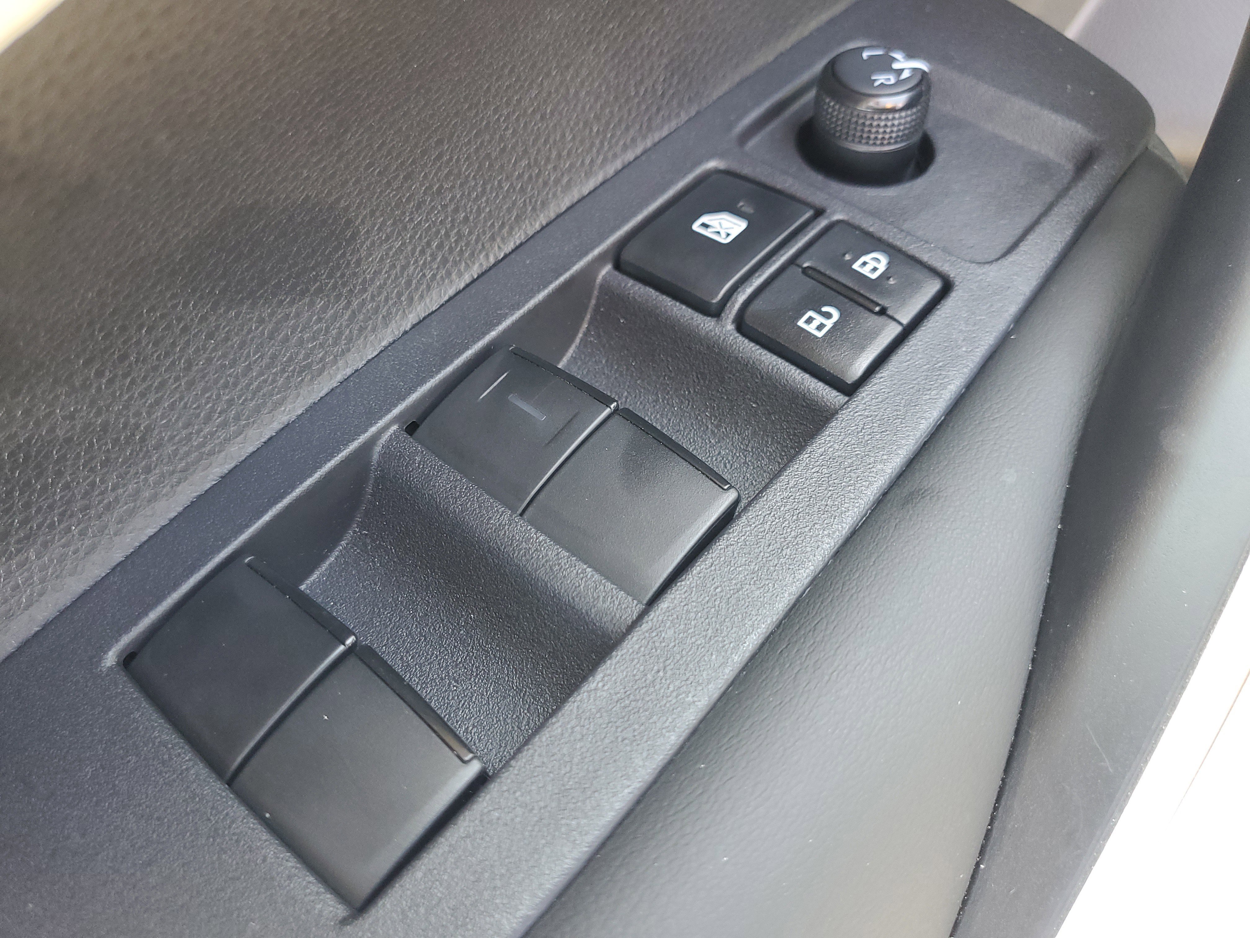 Certified 2024 Toyota Corolla SE FWD image 19