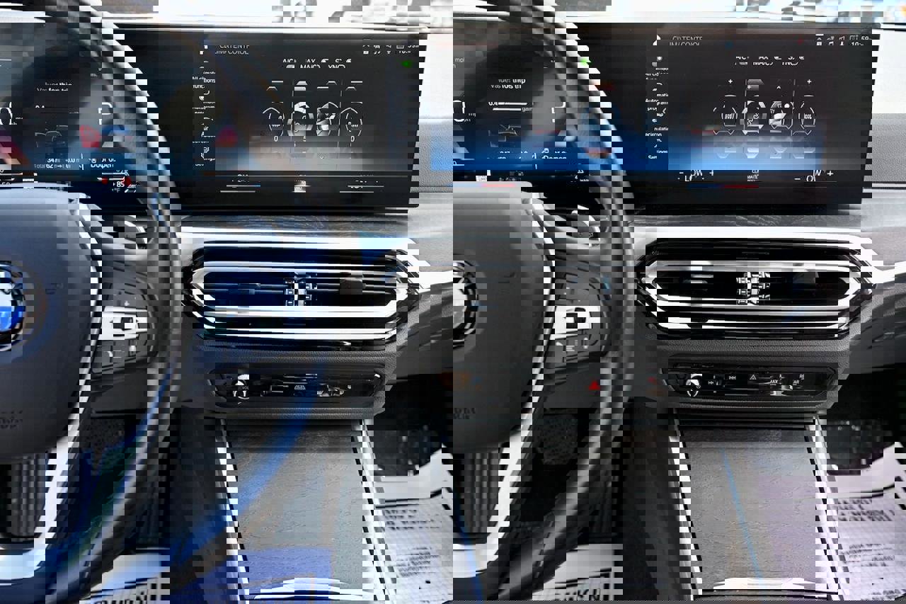 Used 2024 BMW 330i Sedan image 26