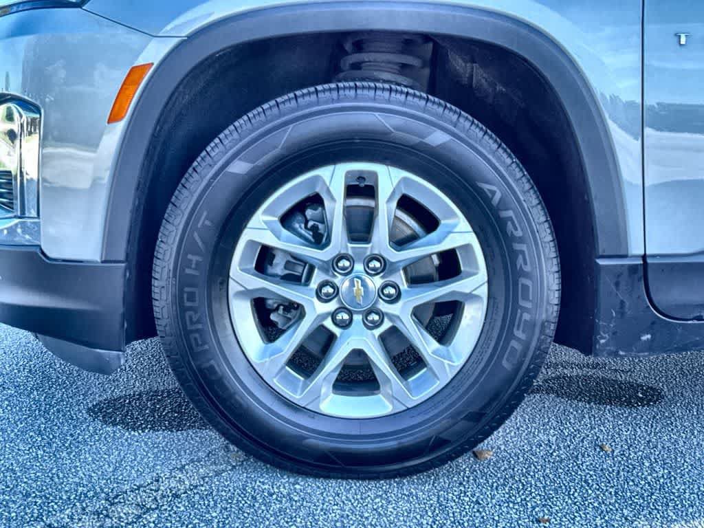 Used 2024 Chevrolet Traverse LS FWD image 11