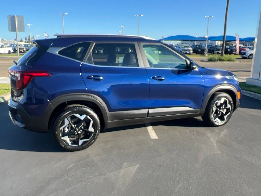 Used 2024 Kia Seltos EX AWD/4WD image 16