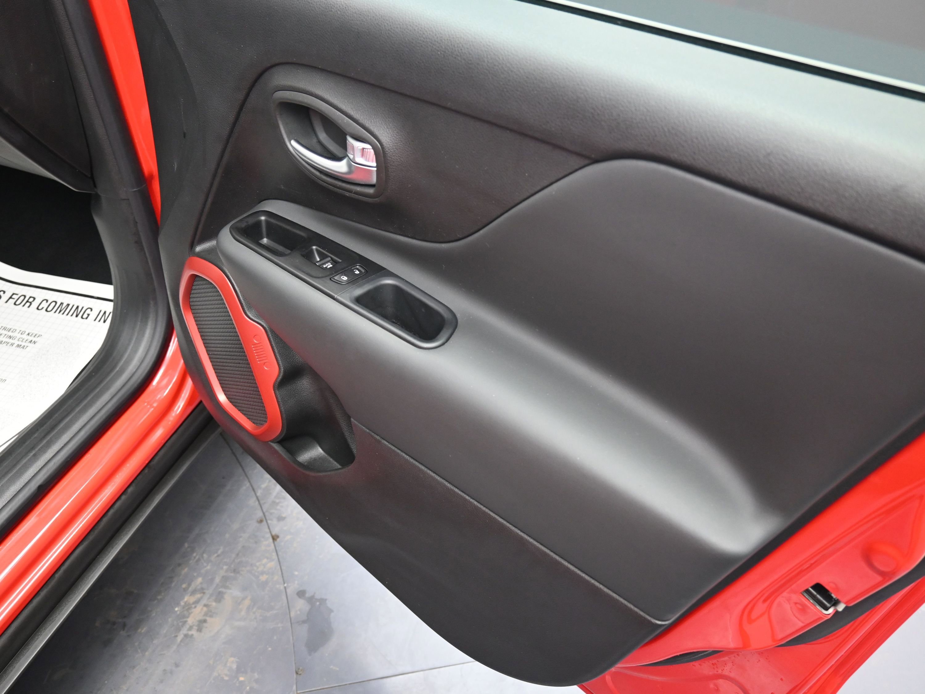 Used 2022 Jeep Renegade Latitude w/ Convenience Group image 26