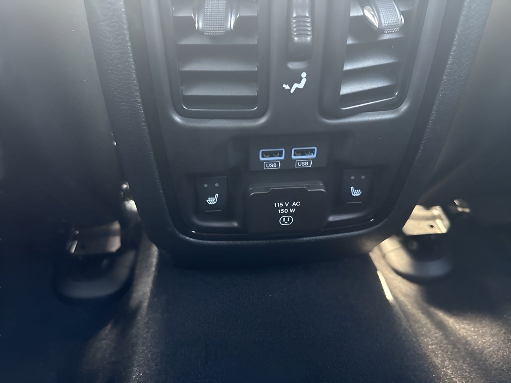 Used 2025 Dodge Durango R/T AWD/4WD image 13