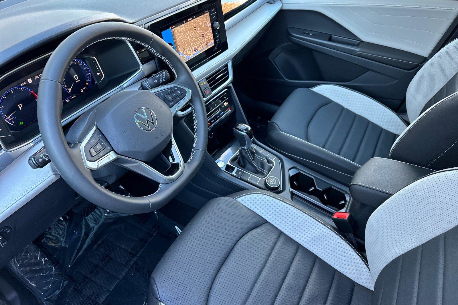 New 2026 Volkswagen Taos SEL image 9