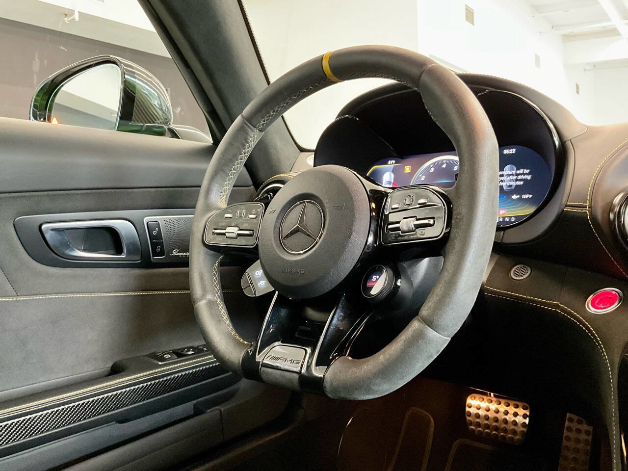 Used 2020 Mercedes-Benz AMG GT R image 32