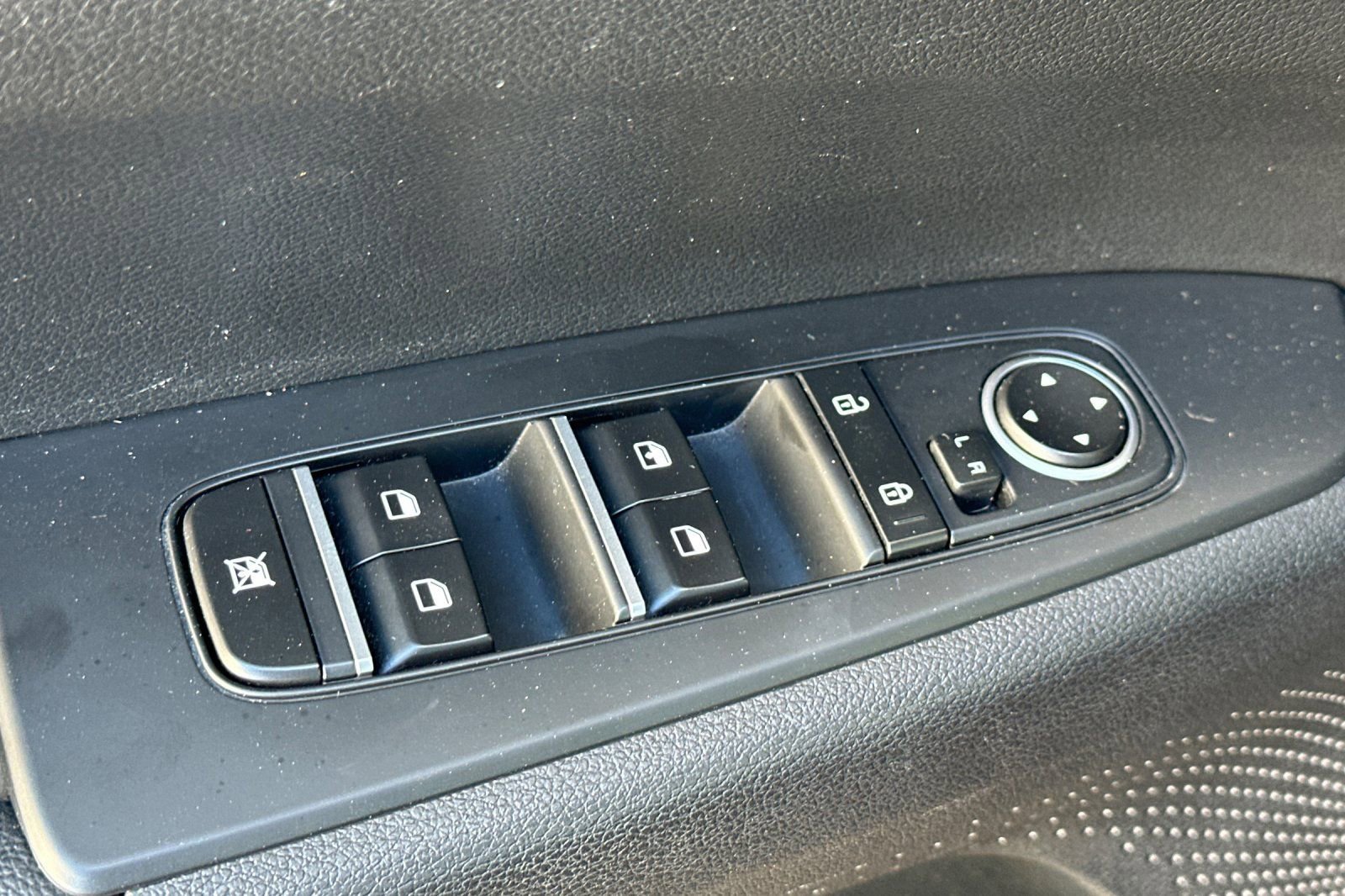 Used 2024 Kia Forte LXS FWD image 12